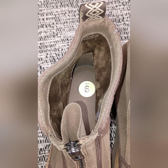 UGG City Func Front Zip Up Suede Brown Boots Women's 9 - Picture 8 of 15